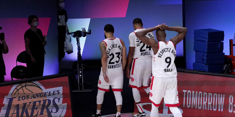 VIDEO: Toronto "Raptors" noliek NBA čempionu pilnvaras; Jokičs palīdz "Nuggets" turpināt sezonu