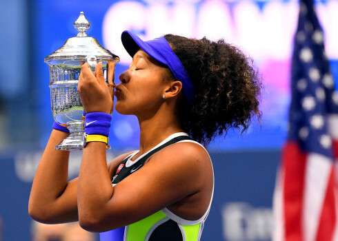 Japānas tenisiste Naomi Osaka, izcīnot savu trešo "Grand Slam" trofeju karjerā.