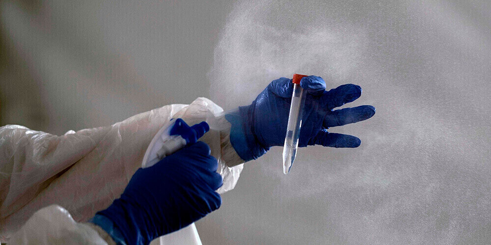 Lietuvā ar jauno koronavīrusu inficējušies vēl 39 cilvēki; viens miris