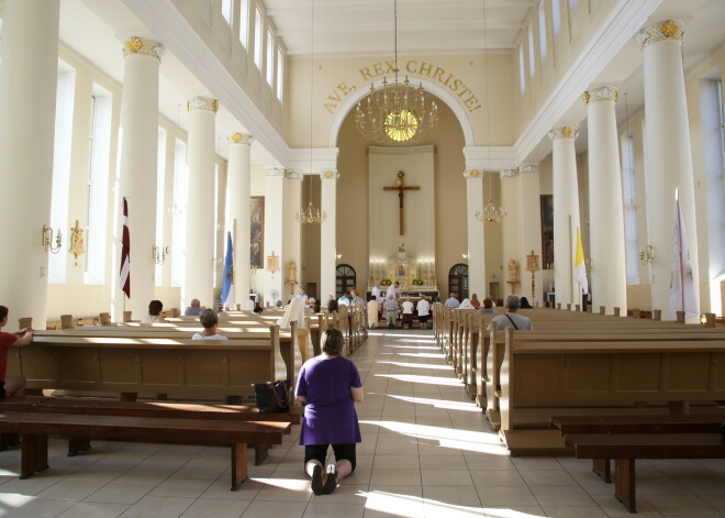 Jaunieši nevēlas būt katoļu priesteri: Garīgajā seminārā uzņemts tikai 1 students