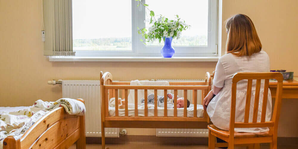 Малыш родился на 5 км раньше: планы Минздрава угрожают роженицам Латвии