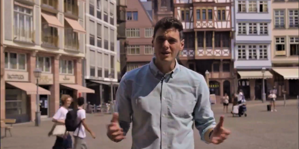 VIDEO: asprātīgi jaunieši Vācijā aiz reportiera muguras padara uzfilmēto sižetu par nekam nederīgu