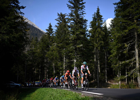 "Tour de France" otrajā atpūtas dienā sportisti veica pēdējās Covid-19 pārbaudes.