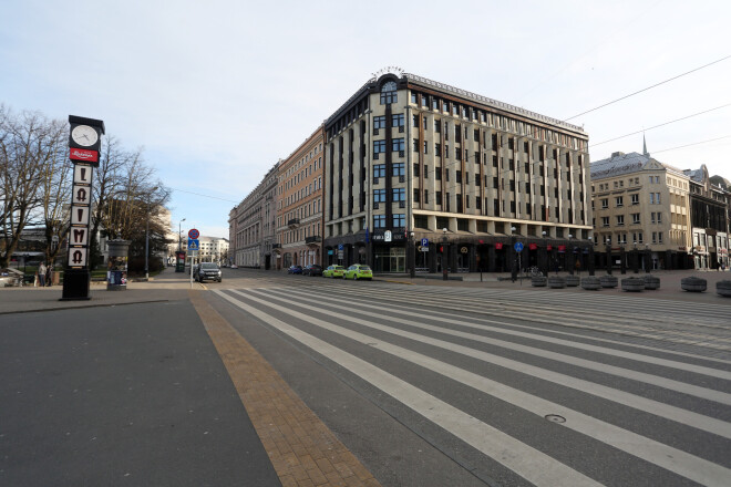 Kaut arī „Hotel Roma” kopš pavasara nav strādājusi ne dienu, rēķins par ūdeni liecina par pretējo – tā it kā darbojusies uz pilnu klapi.