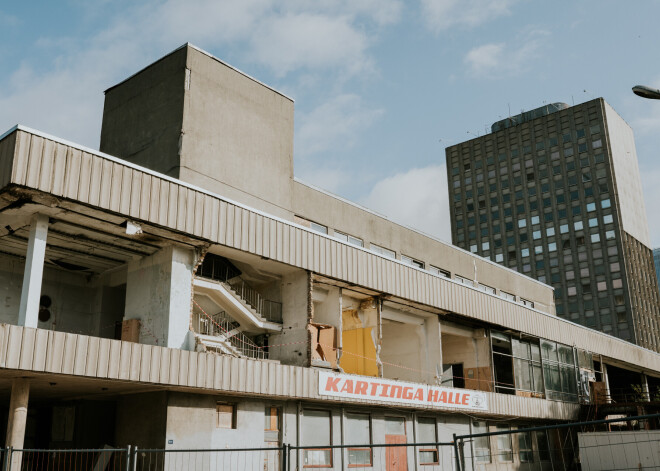 Uzsākti demontāžas darbi topošā Preses Nama kvartāla teritorijā.