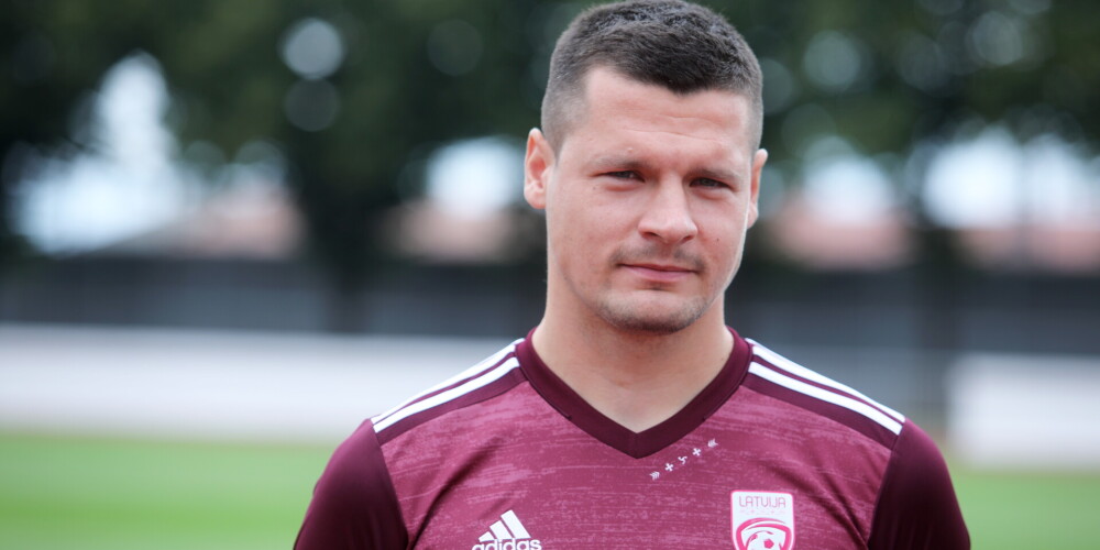 Mārcis Ošs (dzimis 1991. gada 25. jūlijā Limbažos) ir latviešu futbolists, spēlē aizsarga pozīcijā. 2020.gadā pārstāv Šveices Superlīgas klubu Neuchâtel Xamax, kas īrē spēlētāju no FK Spartaks Jūrmala. 2014. un 2015.gadā Ošs tika kronēts par Latvijas kausa ieguvēju, bet 2015.gadā izpelnījās arī virslīgas labākā aizsarga godu. Vēl gadu vēlāk viņš virs galvas cēla Baltijas kausu.