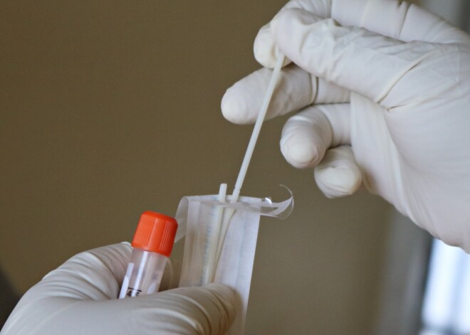 Igaunijā jaunatklāto Covid-19 gadījumu skaits joprojām augsts