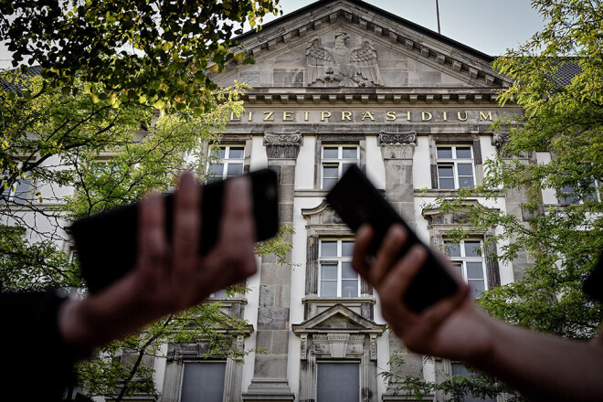 Vācijā Ziemeļreinas-Vesfālenes federālās zemes policistu "WhatsApp" čata grupās izplatīti galēji labējā propaganda.