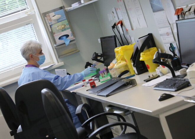 С начала сентября спрос на анализы на Covid-19 в "Centrala laboratorija" вырос на 40%
