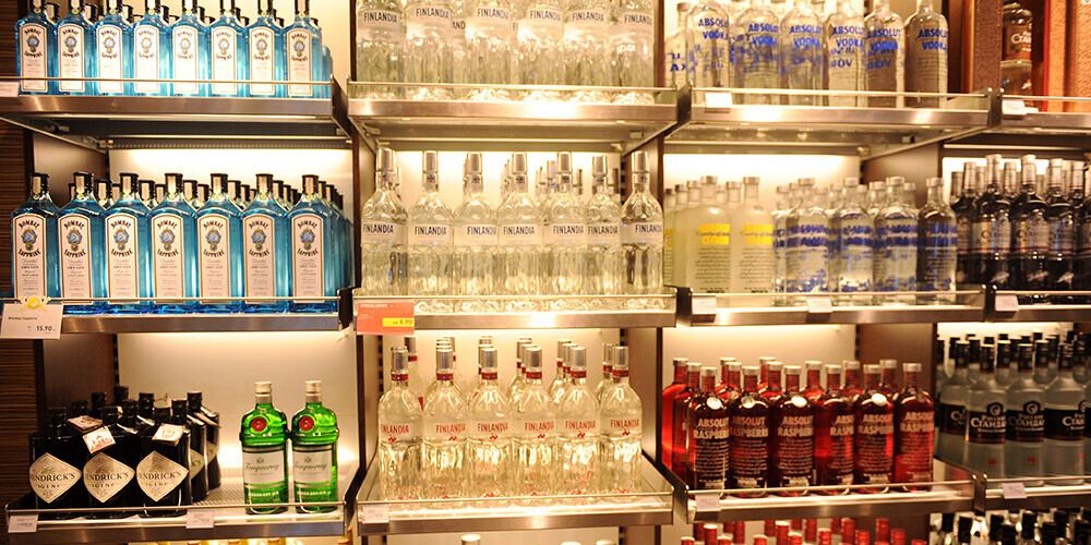 Septiņos mēnešos no Latvijas izvests par 7% mazāk alkoholisko dzērienu