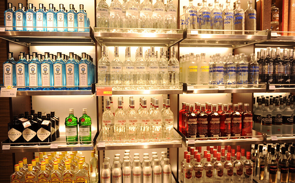 Septiņos mēnešos no Latvijas izvests par 7% mazāk alkoholisko dzērienu
