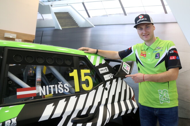 Latvijas autosportists Reinis Nitišs.