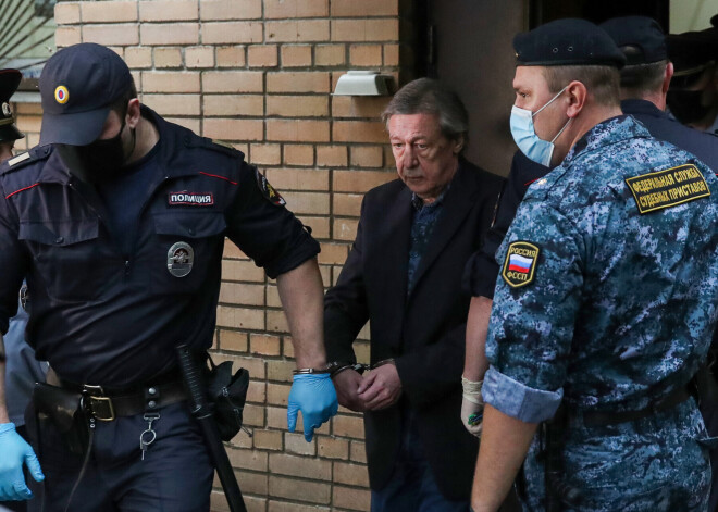 "Человек же уже умер": мать погибшего в ДТП Сергея Захарова простила Михаила Ефремова