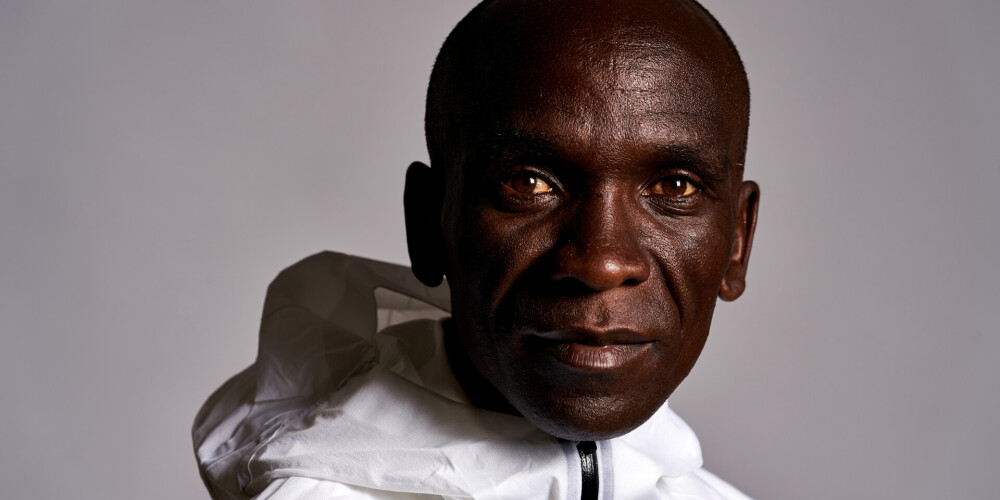 Eliuds Kipčoge (dzimis 1984. gada 5. novembrī) ir Kenijas vieglatlēts, garo distanču skrējējs. Kopš 2018. gada viņš ir pasaules rekordists maratonā (2.01:39). 2016. gadā kļuva par olimpisko spēļu čempionu šajā distancē. Ir divu olimpisko un divu pasaules čempionāta medaļu īpašnieks 5000 m distancē. 2019. gada oktobrī Kipčoge kļuva par pirmo cilvēku, kas maratona distanci veicis ātrāk par 2 stundām, skrējienā, kura formāts neļāva rezultātu reģistrēt kā pasaules rekordu.