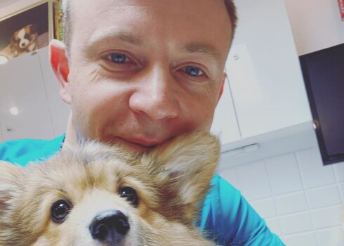 Ingus Balandins, Rebenoka biznesa partneris un pazīstamais veterinārārsts, uzbrukuma naktī atradies Rebenoka mājā.