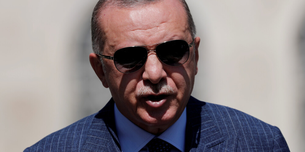 Erdogans vēršas tiesā pret grieķu laikrakstu par viņa apvainošanu