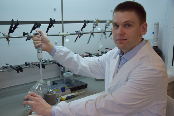 Institūta “Bior” vecākais eksperts ķīmiskā riska novērtējumā Jānis Ruško: „Nitrātu daudzumu var samazināt dārzeņus un augļus mazgājot, nomizojot un/vai termiski apstrādājot”.