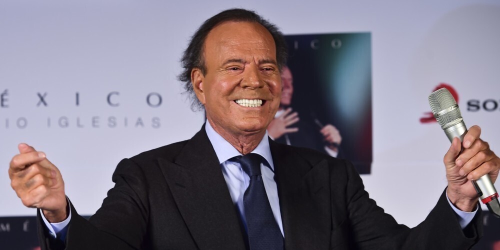 Dzimšanas dienā sumināms spāņu dziedātājs Hulio Iglesiass!