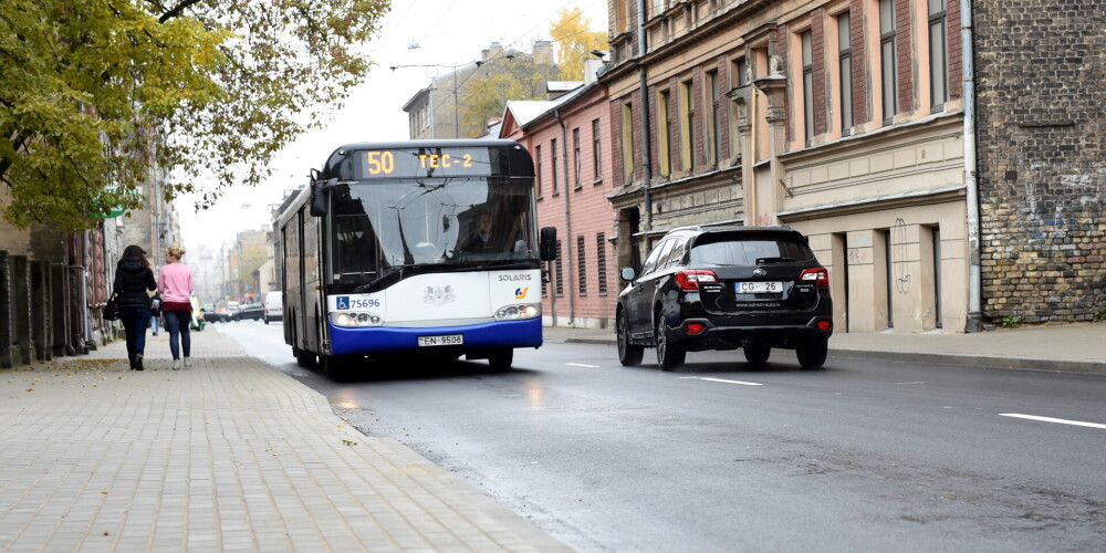 Teju divas nedēļas ar 50. autobusu Rīgā brauca vairāki Covid-19 inficētie