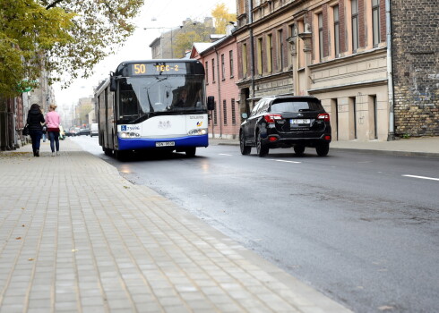 Teju divas nedēļas ar 50. autobusu Rīgā brauca vairāki Covid-19 inficētie