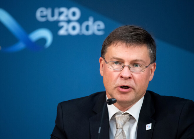 Valdis Dombrovskis, pildot darba pienākumus, ticies ar Covid-19 inficētu personu