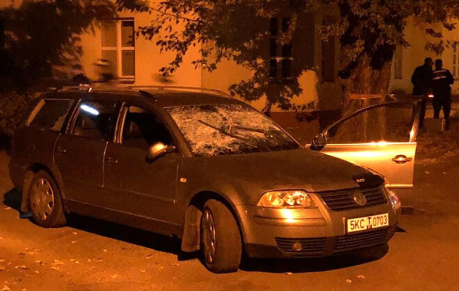 Šofera aizturēšanas laikā cietušais auto.