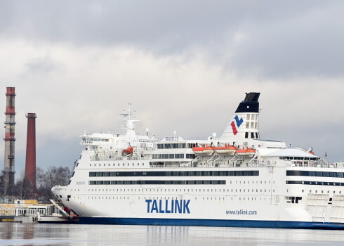 Prāmis "Tallink" Rīgas Pasažieru ostā.