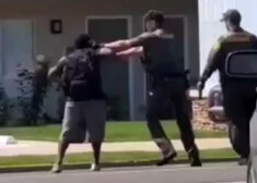 Policists Kalifornijā nošauj afroamerikāni, kurš viņam mēģināja atņemt ieroci