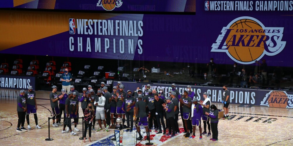 "Lakers" pēc desmit gadu pārtraukuma atgriežas NBA finālā