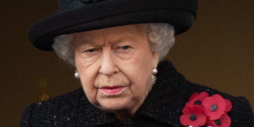 "Королева в бешенстве": придворные разозлили Елизавету II