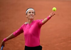 Ranga 14. vietas īpašniece un turnīrā ar desmito numuru izliktā Viktorija Azarenka.