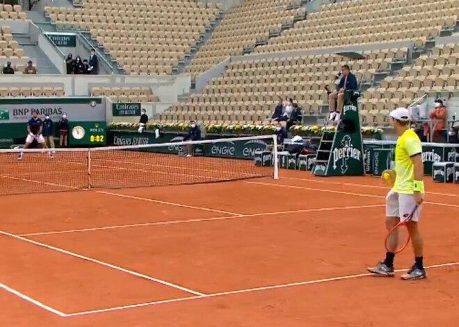 Vavrinkas un Kopfera tenisa maču "French Open" pārtrauc skaļš sprādziens