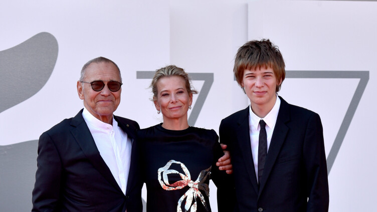 Возмужал! 19-летнего сына Высоцкой и Кончаловского не узнать WOMAN