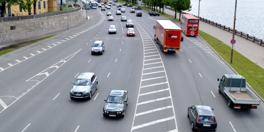 В Латвии введут налог на регистрацию легковых автомобилей
