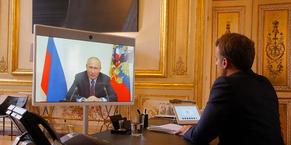 Putins un Makrons aicina "pilnīgi" apturēt karadarbību Kalnu Karabahā