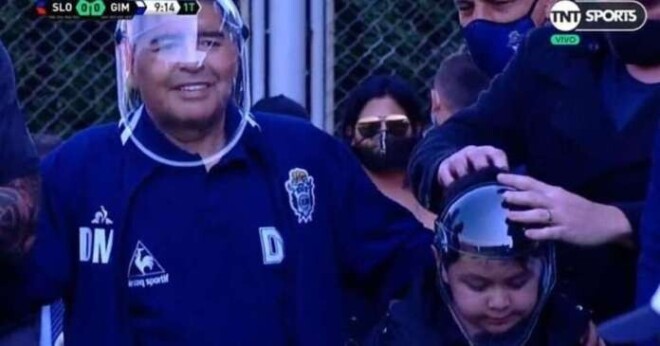 Djego Maradona Covid-19 uztvēris ļoti nopietni un aizsargā arī savu dēlu jego Fernando.