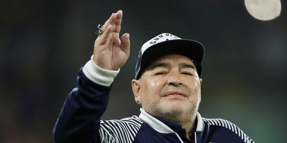 Djego Maradona atteicies no alkohola un ļoti nopietni uzmanās no Covid-19
