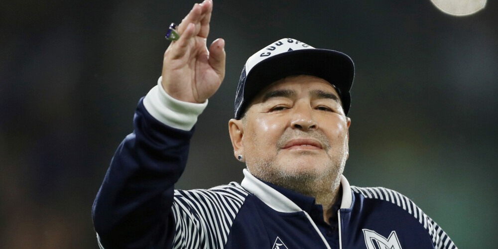 Djego Armando Maradona Franko ( dzimis 1960. gada 30. oktobrī) ir bijušais Argentīnas futbolists, tagad futbola treneris. Maradona tiek uzskatīts par vienu no visu laiku labākajiem pasaules futbolistiem. Kopā ar Argentīnas izlasi, kuras sastāvā viņš ir aizvadījis 91 spēli un guvis 34 vārtus, Maradona ir piedalījies 4 Pasaules kausa finālturnīros, bet 1986. gadā viņš ieguva Pasaules kausu un tika atzīts par turnīra vērtīgāko spēlētāju.