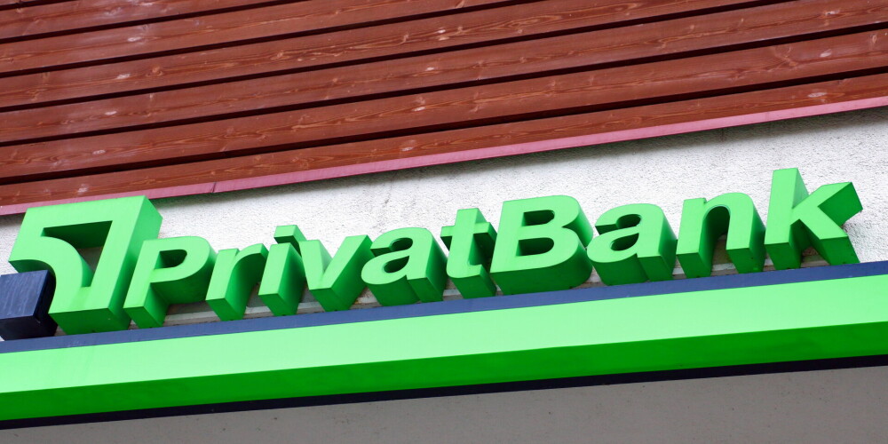 "PrivatBank" pārtrauks maksājumu karšu darbību; fokusēsies tikai uz kreditēšanu