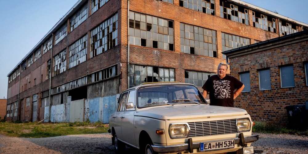 Kapitālismu nepārdzīvojušie: kā šobrīd izskatās pamestās Austrumvācijas rūpnīcas un megafermas