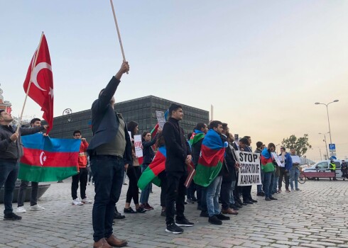 "Ja vajadzēs, dosimies aizstāvēt savu zemi ar ieročiem!" ko par Kalnu Karabahā notiekošo saka Latvijas azerbaidžāņi