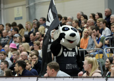 Basketbolā, tāpat arī volejbolā un handbolā, sezona jāsāk ar ierobežotu skatītāju skaitu tribīnēs un bez spēlēm pret kaimiņvalstu komandām. 