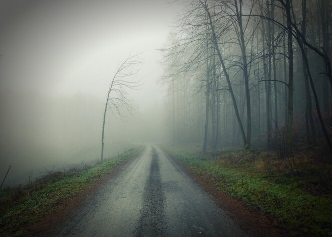 В Вецумниекской волости неизвестный водитель насмерть сбил пешехода