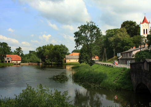 Skats uz Aizputi no Tebras upes.