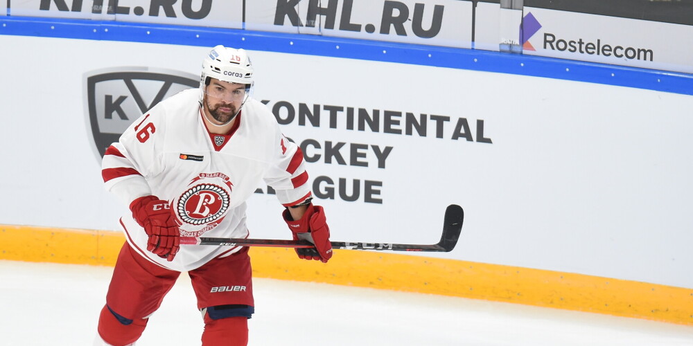 KHL rezultatīvākais hokejists Kaspars Daugaviņš saplosa Rīgas “Dinamo”