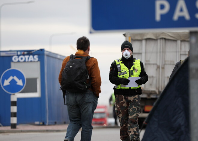 No pirmdienas, šķērsojot Latvijas robežu, būs jāpilda anketa un jāiegūst kods