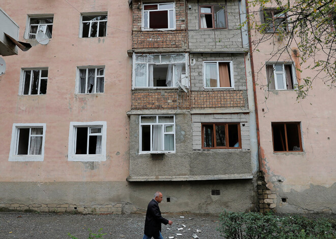 Lai glābtu savas dzīvības, mājas bijuši spiesti pamest puse Kalnu Karabahas iedzīvotāju