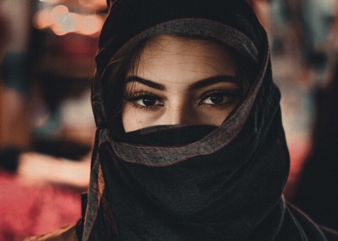 Ir ārsti, kuri sievietēm izsniedz "jaunavības sertifikātus": Francijā par to plāno likt cietumā