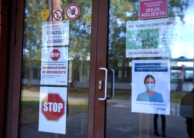 Piektdien Latvijā diagnosticēti 89 jauni Covid-19 gadījumi; slimnīcās sasniegts nebijuši liels Covid-19 pacientu skaits