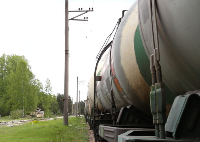 В Гаркалне из железнодорожной цистерны вылилось 200 литров топлива